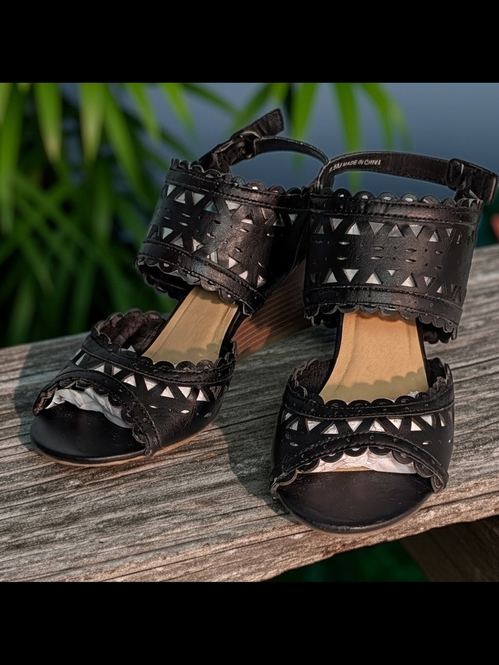 XOXOXO Black Laser-Cut Scalloped Wedge Sandals Size 9.5